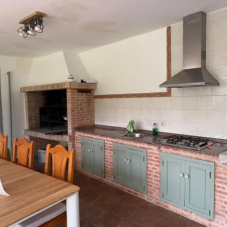 The Eira - Spacious Duplex With Lush Garden Дом отдыха