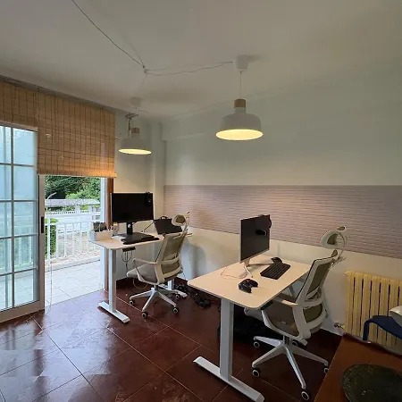 The Eira - Spacious Duplex With Lush Garden *