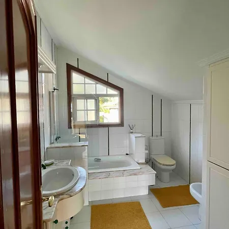 The Eira - Spacious Duplex With Lush Garden