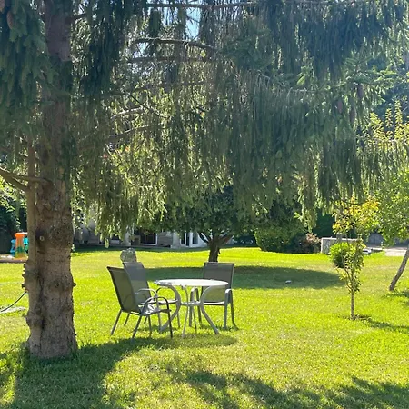 Дом отдыха The Eira - Spacious Duplex With Lush Garden *