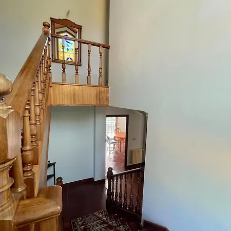 The Eira - Spacious Duplex With Lush Garden